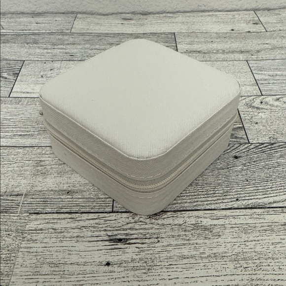 Accessories - Jewelry Travel Storage Box NWOT